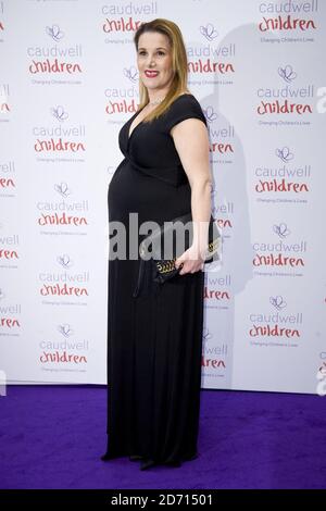 Sam Bailey assistait au bal aux papillons des enfants de Caudwell, qui s'est tenu à l'hôtel Grosvenor House de Londres. Banque D'Images