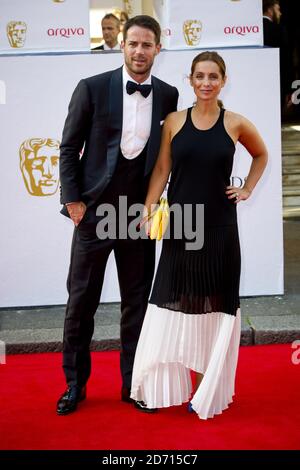 Jamie et Louise Redknapp arrivent aux Arqiva British Academy Television Awards 2014 au Theatre Royal, Drury Lane, Londres. Banque D'Images