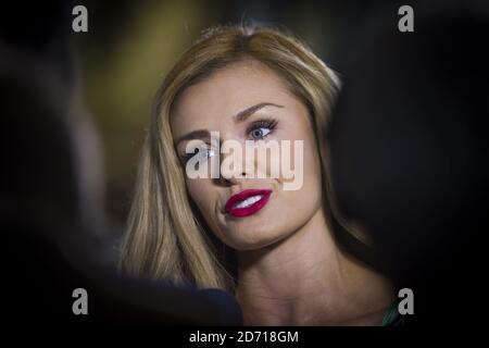 Katherine Jenkins participe aux Silver Clef Awards, au Hilton Park Lane, à l'ouest de Londres. Banque D'Images