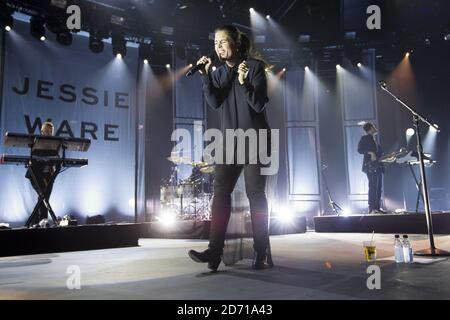 Jessie Ware se présentant au Roundhouse de Camden, dans le nord de Londres, dans le cadre du festival iTunes. Banque D'Images