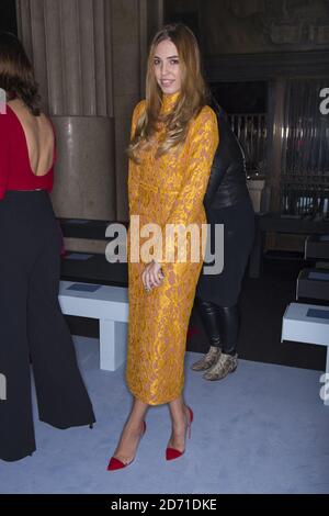 Yasmin le bon au premier rang du Emilia Wickstead Fashion Show, qui s'est tenu au Banking Hall dans le cadre de la London Fashion week. Banque D'Images