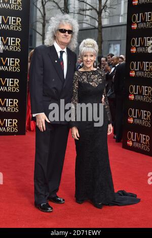 Brian May et Anita Dobson assistent aux Olivier Awards 2015, sponsorisés par MasterCard, qui se tiennent à l'Opéra Royal de Covent Garden, Londres Banque D'Images