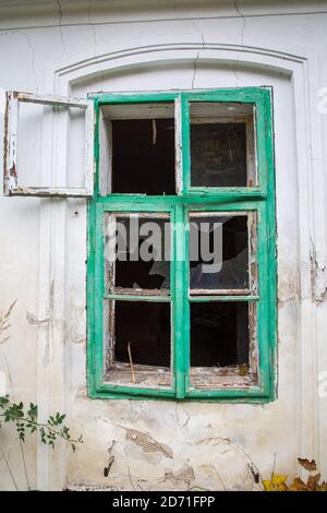 Ancienne fenêtre de l'Anderlfabrik près de Hoheneich, Schrems, ruines de l'usine textile dans le Waldviertel, Autriche, Europe Banque D'Images