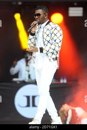 EN EXCLUSIVITÉ, Jason Derulo joue sur scène pendant le Summertime ball de Capital FM au stade Wembley, à Londres. Banque D'Images