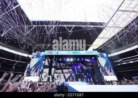 EN EXCLUSIVITÉ, Jason Derulo joue sur scène pendant le Summertime ball de Capital FM au stade Wembley, à Londres. Banque D'Images