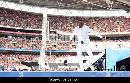 EN EXCLUSIVITÉ, Jason Derulo joue sur scène pendant le Summertime ball de Capital FM au stade Wembley, à Londres. Banque D'Images