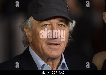 Robert de Nero arrive à la première de l'Intern, au cinéma vue à Leicester Square, Londres. Banque D'Images