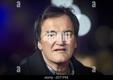 Quentin Tarantino arrive à la première des huit, au cinéma Odeon, Leicester Square, Londres. Banque D'Images