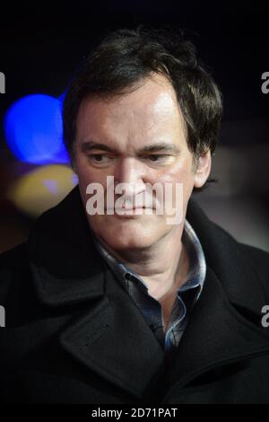 Quentin Tarantino arrive à la première des huit, au cinéma Odeon, Leicester Square, Londres. Banque D'Images