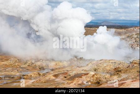 Zone géothermique Gunnuhver, péninsule de Reykjanes à l'automne. europe, Europe du Nord, islande, août Banque D'Images