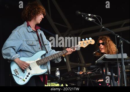 Blaine et Henry Harrison de Mystery Jets se présentant au British Summer Time Festival à Hyde Park, Londres. Banque D'Images