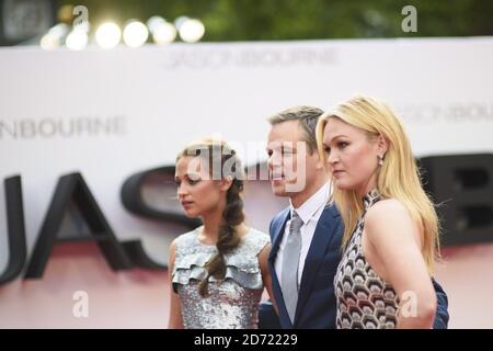 Matt Damon, Alicia Vikander et Julia Stiles assistent à la première européenne de Jason Bourne au cinéma Odeon de Leicester Square, Londres. Banque D'Images