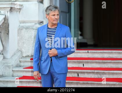 Viggo Mortensen assistant à la première pour Captain Fantastic, à Somerset House à Londres. (Crédit photo : Matt Crossick/EMPICS Entertainment) Banque D'Images