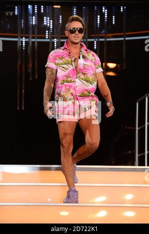 Stephen Bear est le gagnant de Celebrity Big Brother 2016, à la maison de Big Brother à Elstree, Londres. Date de la photo : vendredi 26 août 2016. Le crédit photo devrait se lire: Matt Crossick/ EMPICS Entertainment. Banque D'Images