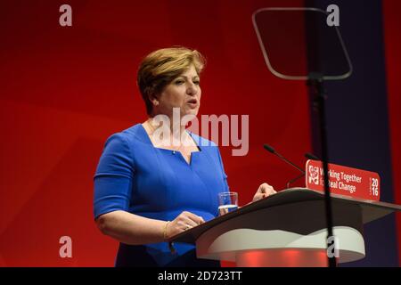 Shadow Foreign Secretary and State Secretary of the European Union Emily Thornberry, députée de l'Union européenne, prend la parole au cours de la deuxième journée de la conférence du Parti travailliste à Liverpool. Date de la photo: Lundi 26 septembre 2016. Le crédit photo devrait se lire: Matt Crossick/ EMPICS Entertainment. Banque D'Images