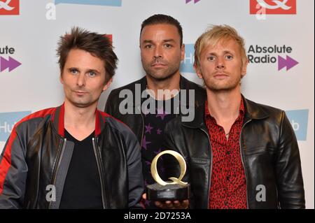 Muse avec le prix du meilleur acte dans le monde aujourd'hui aux Q Awards, au Roundhouse de Camden, Londres. Date de la photo: Mardi 2 novembre 2016. Le crédit photo devrait se lire: Matt Crossick/ EMPICS Entertainment. Banque D'Images