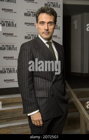 Rufus Sewell photographié au cinéma Odeon à Panton Street, Londres, pour promouvoir la sortie prochaine de la saison 2 de l'Homme au Haut Château sur Amazon Prime Video. Date de la photo: Mercredi 30 novembre 2016. Le crédit photo devrait se lire: Matt Crossick/ EMPICS Entertainment. Banque D'Images