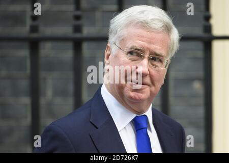 Le député de Sir Michael Fallon, secrétaire d'État à la Défense, assiste à une réunion du Cabinet à Downing Street, Londres. Date de la photo: Mardi 17 janvier 2016. Le crédit photo devrait se lire: Matt Crossick/ EMPICS Entertainment. Banque D'Images