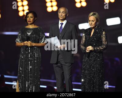 Helen 'Pepsi' DeMacque, Andrew Ridgeley et Shirlie Holliman lors de l'hommage de George Michael sur scène aux BRIT Awards 2017, qui se tiennent à l'O2 Arena, à Londres. Date de la photo mardi 22 février 2017. Le crédit photo devrait être Matt Crossick/EMPICS Entertainment. Usage éditorial exclusif - aucune marchandise. Banque D'Images