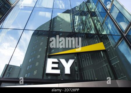 Vue générale des bureaux d'Ernst et Young dans le sud de Londres. EY est actuellement la 7e marque britannique la plus précieuse, selon le répertoire d'analystes Brand Finance. Date de la photo: Jeudi 9 mars 2017. Le crédit photo devrait se lire: Matt Crossick/ EMPICS Entertainment. Banque D'Images