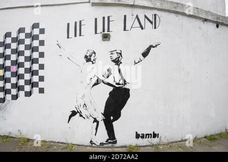 Une fausse affiche électorale sur un mur à Shoreditch, dans l'est de Londres. Date de la photo: Mardi 9 mai 2017. Le crédit photo devrait se lire: Matt Crossick/ EMPICS Entertainment. Banque D'Images