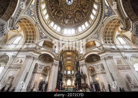 Vue générale de la traversée et du dôme de la cathédrale Saint-Paul à Londres, en direction de l'est vers la chorale. Date de la photo: Vendredi 9 juin 2017. Le crédit photo devrait se lire: Matt Crossick/ EMPICS Entertainment. Banque D'Images