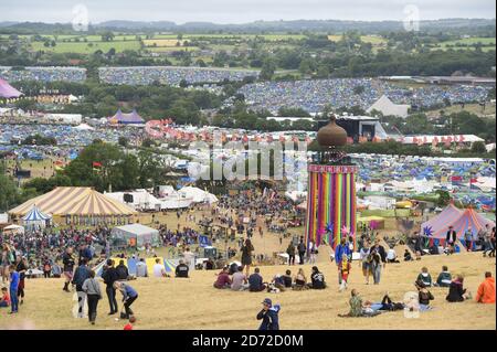 Atmosphère pendant le festival Glastonbury à la ferme de Worry à Pilton, Somerset. Date de la photo: Dimanche 25 juin 2017. Le crédit photo devrait se lire: Matt Crossick/ EMPICS Entertainment. Banque D'Images