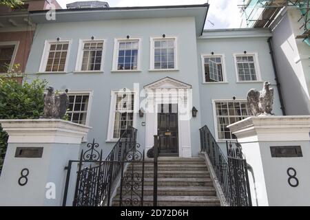 Vue générale des maisons de Victoria Road, Londres, nommée « la rue la plus chère du Royaume-Uni » en 2015 avec un prix moyen de l'immobilier de plus de 8 millions de livres sterling. Le quartier de Kensington et Chelsea est l'un des plus polarisés de Grande-Bretagne, avec certains des plus chers immobiliers du Royaume-Uni à quelques pas de plusieurs des quartiers les plus défavorisés du pays - y compris le secteur autour de la tour Grenfell. Date de la photo: Mercredi 12 juillet 2017. Le crédit photo devrait se lire: Matt Crossick/ EMPICS Entertainment. Banque D'Images