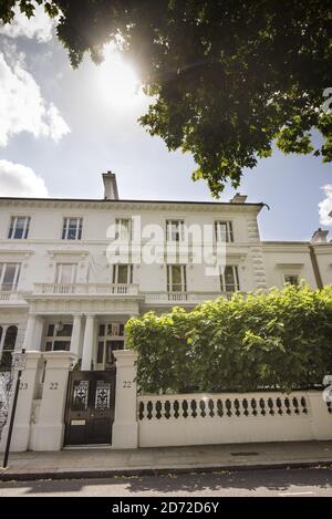 Vue générale numéro 22 les Boltons de Kensington, Londres, actuellement en vente pour £57 millions, ce qui en fait la propriété la plus chère de Rightmove. Le quartier de Kensington et Chelsea est l'un des plus polarisés de Grande-Bretagne, avec certains des plus chers immobiliers du Royaume-Uni à quelques pas de plusieurs des quartiers les plus défavorisés du pays - y compris le secteur autour de la tour Grenfell. Date de la photo: Mercredi 12 juillet 2017. Le crédit photo devrait se lire: Matt Crossick/ EMPICS Entertainment. Banque D'Images