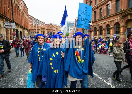 Les manifestants anti-Brexit participent à une marche pour arrêter le Brexit dans le centre-ville de Manchester, pour coïncider avec la conférence du parti conservateur au centre de la Convention de Manchester Central. Date de la photo : 1er octobre 2017. Le crédit photo devrait se lire: Matt Crossick/ EMPICS Entertainment. Banque D'Images