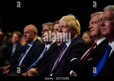 le secrétaire aux Affaires étrangères Boris Johnson écoute le discours du Premier ministre Theresa May à la Conférence du Parti conservateur, au complexe de congrès de Manchester Central à Manchester. Date de la photo : 4 octobre 2017. Le crédit photo devrait se lire: Matt Crossick/ EMPICS Entertainment. Banque D'Images