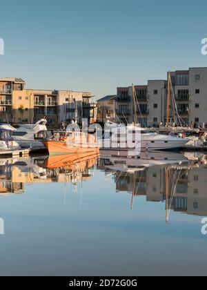 Aménagement moderne du bord de mer à Portishead Quays Marina, Somerset, Royaume-Uni Banque D'Images