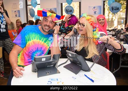 Jamie Theakston et Emma Bunton photographiés lors de la Journée mondiale du bruit 2017, dans leurs studios de Leicester Square, Londres. Cet événement permet de recueillir des fonds pour le programme « Make some Noise » de Global, organisme de bienfaisance créé par Global pour aider les jeunes défavorisés du Royaume-Uni. Date de la photo: Vendredi 6 octobre 2017. Le crédit photo devrait se lire: Matt Crossick/ EMPICS Entertainment. Banque D'Images