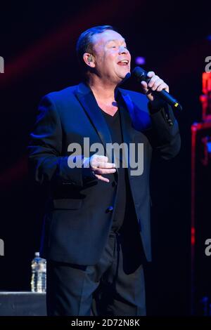 Ali Campbell, de l'UB40, se présentant lors de la série de concerts annuels Teenage cancer Trust, au Royal Albert Hall de Londres. Date de la photo: Lundi 19 mars 2018. Le crédit photo devrait se lire: Matt Crossick/ EMPICS Entertainment. Banque D'Images