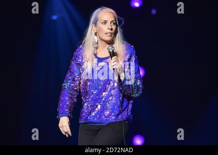 Sara Pascoe sur scène pendant la soirée de comédie de la série de concerts annuels Teenage cancer Trust, au Royal Albert Hall de Londres. Date de la photo: Mardi 20 mars 2018. Le crédit photo devrait se lire: Matt Crossick/ EMPICS Entertainment. Banque D'Images