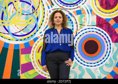 Artiste Beatriz Milhazes photographiée à l'ouverture de son nouveau spectacle solo à la galerie White Cube Bermondsey à Londres. L'exposition, appelée Rio Azul, se déroule du 18 avril au 1er juillet. Date de la photo: Mardi 17 avril 2018. Le crédit photo devrait se lire: Matt Crossick/ EMPICS Entertainment. Banque D'Images