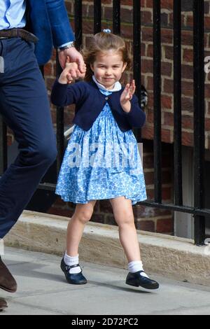 Le duc de Cambridge et la princesse Charlotte arrivent à l'aile Lindo à l'hôpital St Mary's de Paddington, Londres. Le crédit photo devrait se lire: Matt Crossick/EMPICS Entertainment Banque D'Images