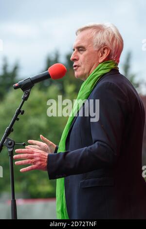 Le chancelier de l'ombre John McDonnell s'est exprimé au festival Labor Live, qui s'est tenu au terrain de loisirs de White Hart Lane, dans le nord de Londres. Date de la photo: Samedi 16 juin 2018. Le crédit photo devrait se lire: Matt Crossick/ EMPICS Entertainment. Banque D'Images