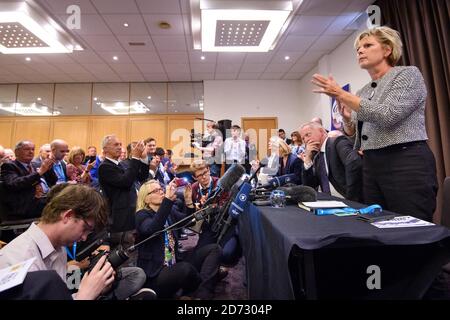 Anna Soubry MP parle lors d'un événement marginal organisé par les conservateurs pour un vote du peuple, lors de la conférence annuelle du Parti conservateur, à l'hôtel Novotel de Birmingham. Date de la photo : lundi 1er octobre 2018. Le crédit photo devrait se lire: Matt Crossick/ EMPICS. Banque D'Images