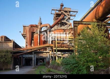 DUISB, ALLEMAGNE - 18 septembre 2020 : DUISBURG, ALLEMAGNE - 18 SEPTEMBRE 2020 : patrimoine industriel de l'ancienne économie, ruine du moulin à vapeur le 18 septembre 2020 Banque D'Images