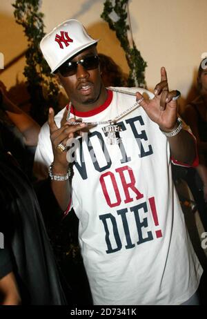 P. Diddy à sa fête de l'Initiative de changement de citoyen tenue à la boîte de nuit Mansion Miami Beach 8/27/04 [[sah]] Banque D'Images