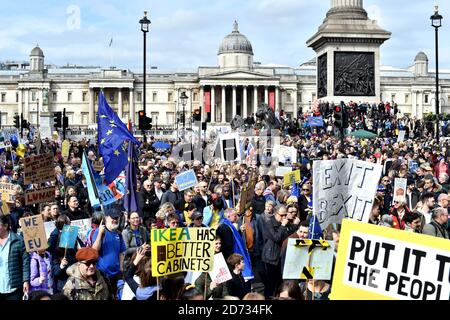 Un point de vue général des militants anti-Brexit qui participent à la marche électorale du peuple à Londres. Le crédit d'image devrait se lire: Matt Crossick/EMPICS Banque D'Images