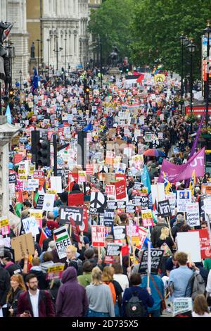 Les manifestants se rassemblent à Trafalgar Square, Londres, pour manifester contre la visite d'État du président américain Donald Trump au Royaume-Uni. Date de la photo: Mardi 4 juin 2019. Le crédit photo devrait se lire: Matt Crossick/Empics Banque D'Images