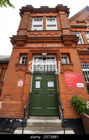 Une bibliothèque fermée à Harringay, dans le nord de Londres. Date de la photo: Dimanche 10 mai 2020. Le crédit photo devrait se lire: Matt Crossick/Empics Banque D'Images