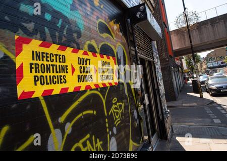 Art de rue sur le thème du coronavirus près de Brick Lane dans l'est de Londres. Date de la photo: Vendredi 15 mai 2020. Le crédit photo devrait se lire: Matt Crossick/Empics Banque D'Images