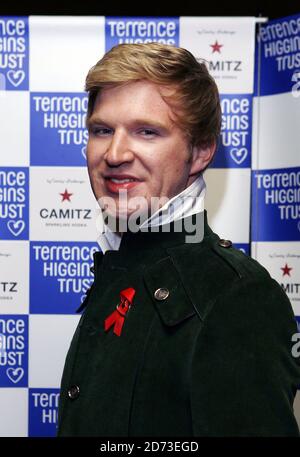 Henry Conway arrive au Terrence Higgins Trust's Supper Club, tenu au café de Paris à Londres. Banque D'Images