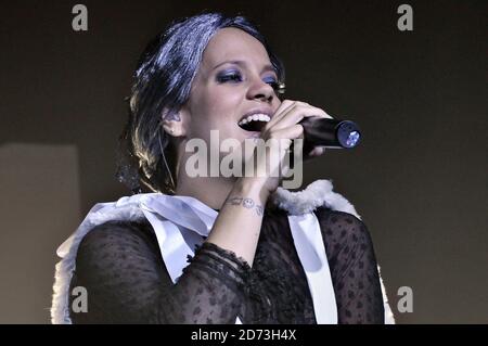 Lily Allen se produit sur scène au Tabernacle dans l'ouest de Londres, dans le cadre du MySpace Secret shows Tour. Banque D'Images