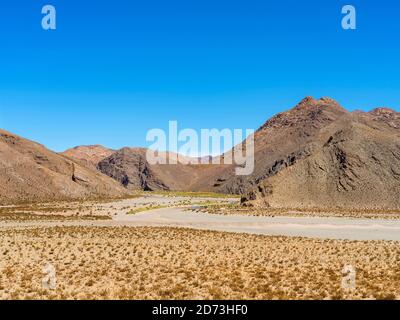 Paysage entre Salar Salinas grandes et Susques dans l'Altiplano. Amérique du Sud, Argentine Banque D'Images