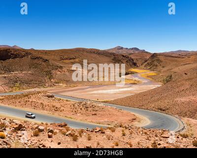 Paysage entre Salar Salinas grandes et Susques dans l'Altiplano. Amérique du Sud, Argentine Banque D'Images