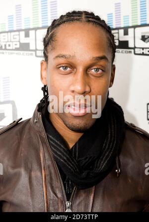 Lemar pose pour des photographies après avoir été interviewé sur le Big Top 40 Show, aux studios de radio globale dans le centre de Londres. Banque D'Images